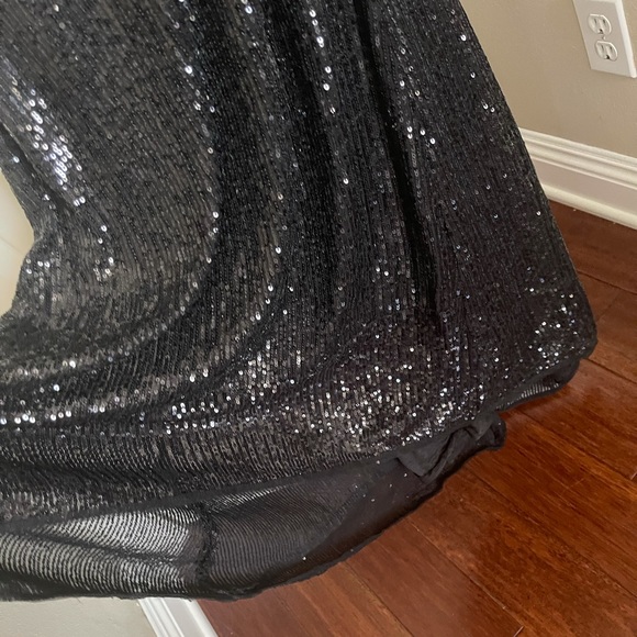 Mac Duggal Sequin Strappy Back Gown - Picture 3 of 15